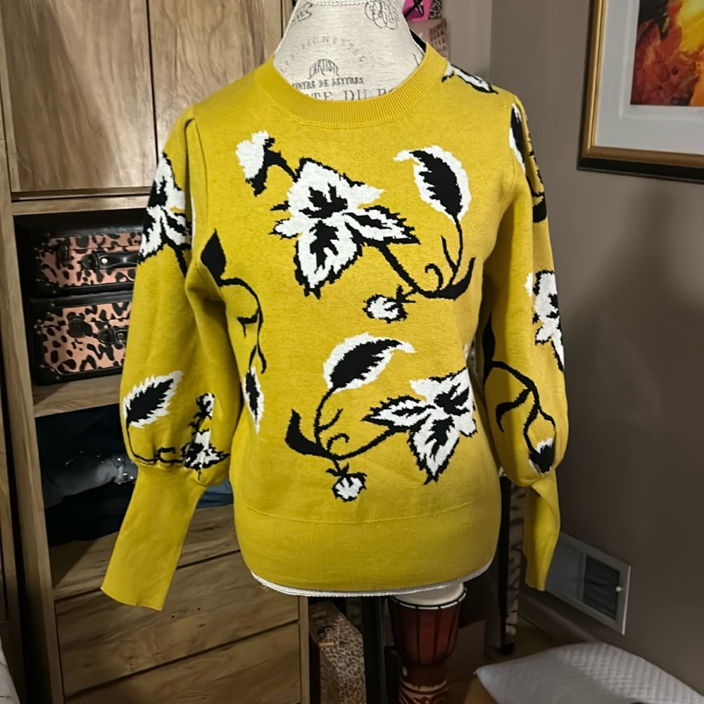 Andrew Marc New York Floral Sweater - Medium